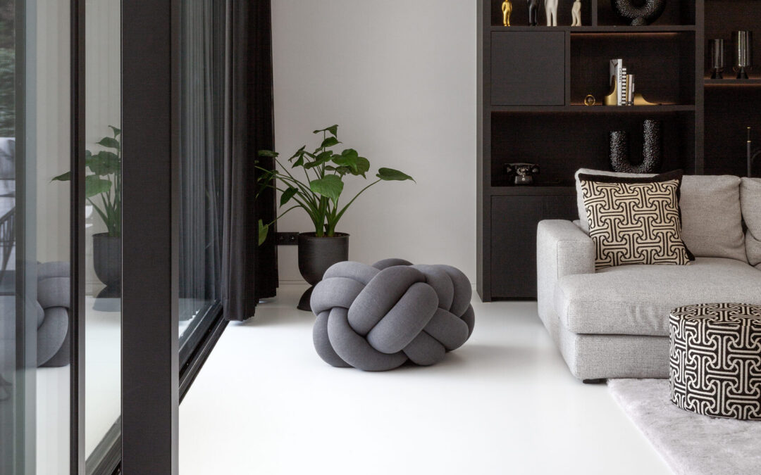 Witte Gietvloer in grote villa