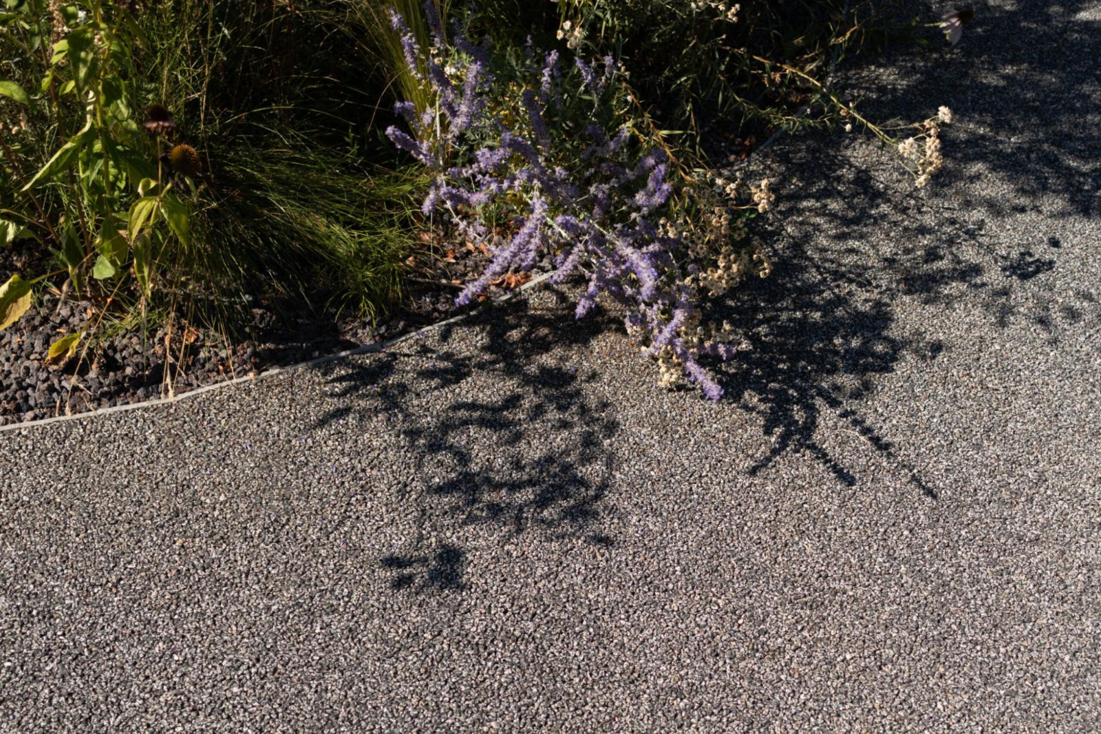 Waterdoorlatende Terradec-vloer voor opritten en tuinpaden